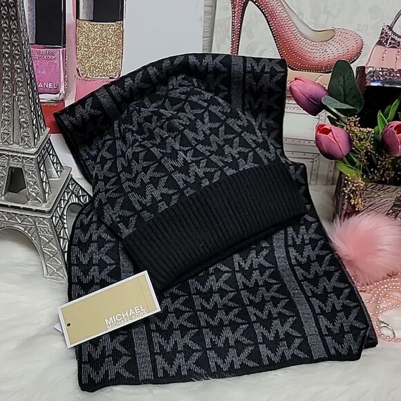 930  MICHAEL KORS Scarf & Hat Set black with logo gift box NWT - Picture 2 of 3